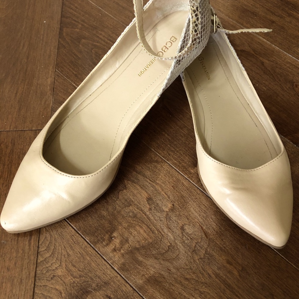 BCBG FLATS